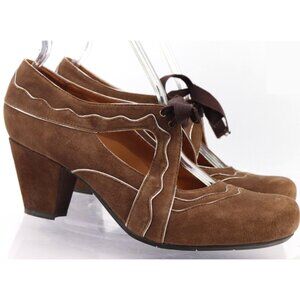NIB Earthies Women's Shoe Size 8.5 Dark Taupe Kid Suede Sarenza Style Cuban Heel
